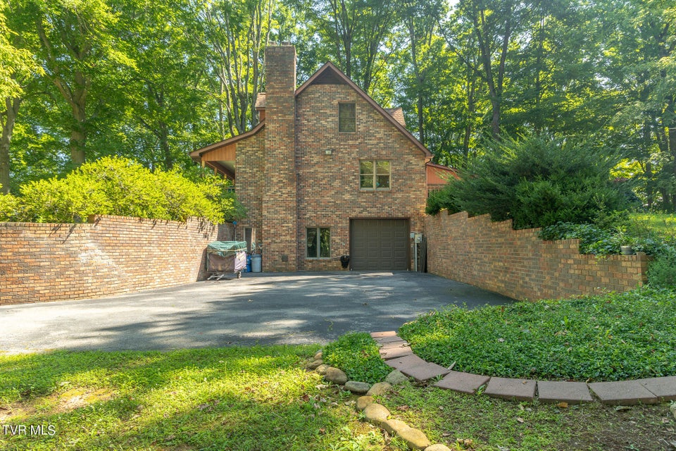 Photo #10: 3300 Roan Street