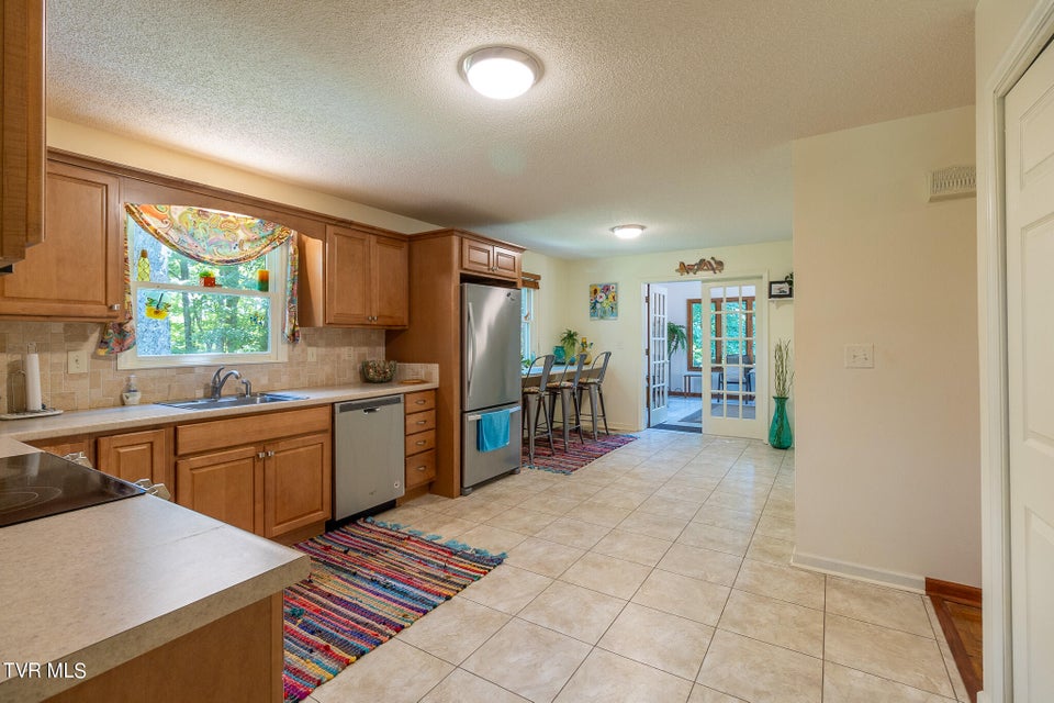 Photo #16: 3300 Roan Street