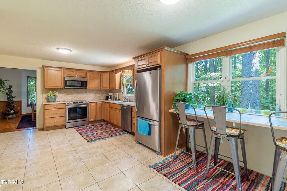 Photo #17: 3300 Roan Street