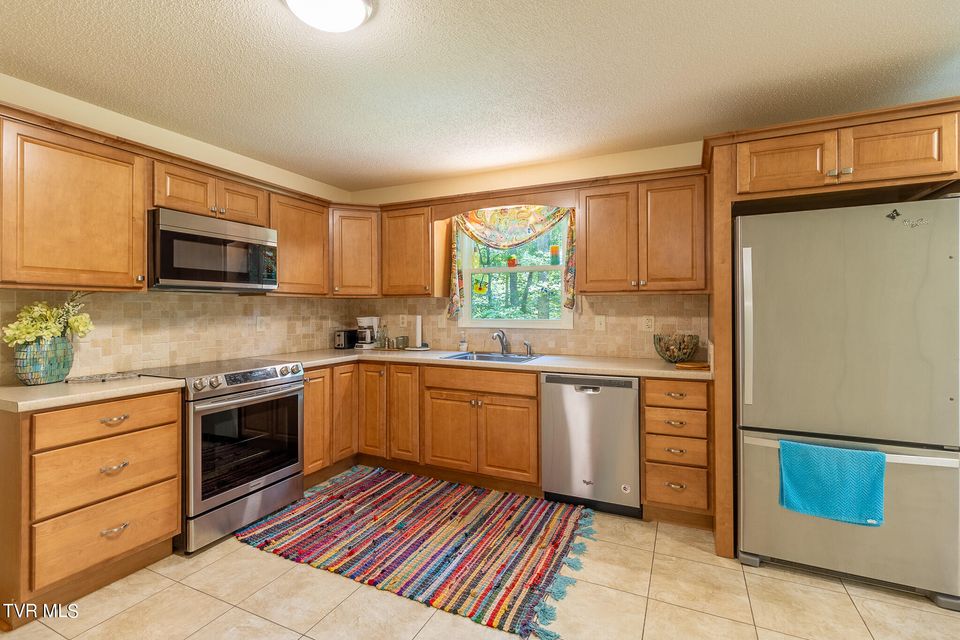 Photo #19: 3300 Roan Street