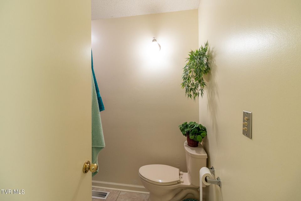Photo #23: 3300 Roan Street