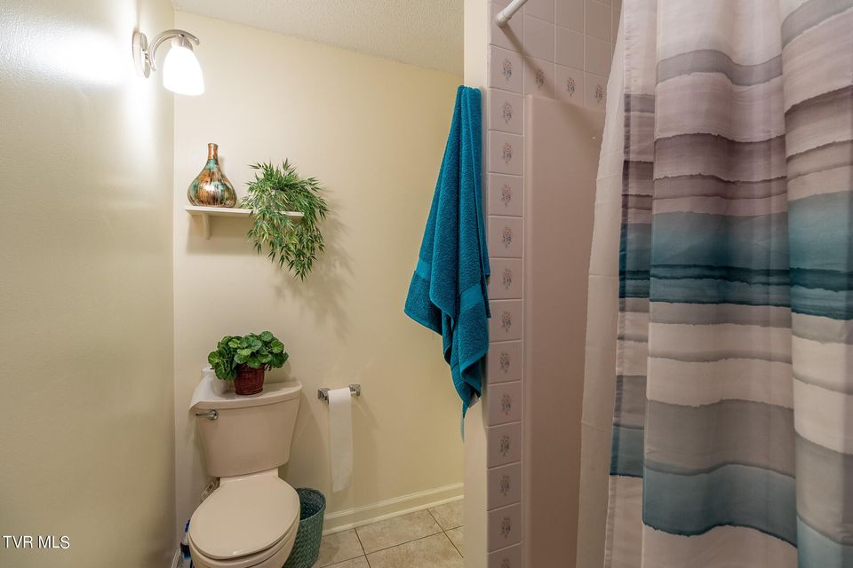 Photo #24: 3300 Roan Street