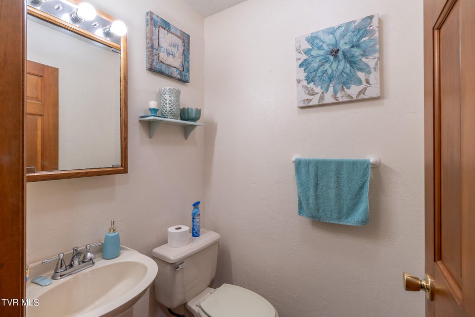 Photo #26: 3300 Roan Street