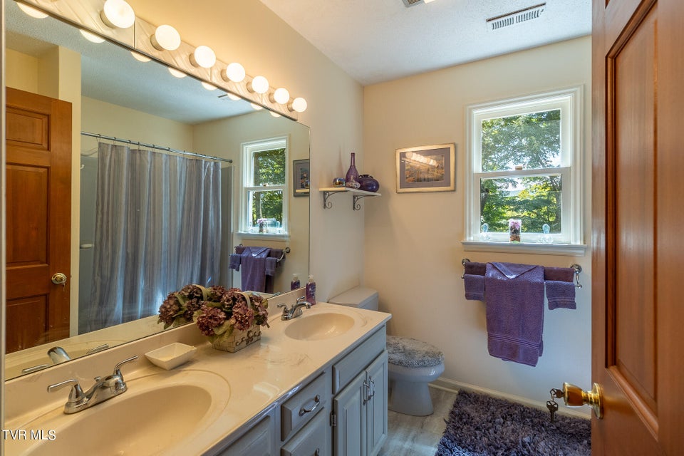 Photo #30: 3300 Roan Street