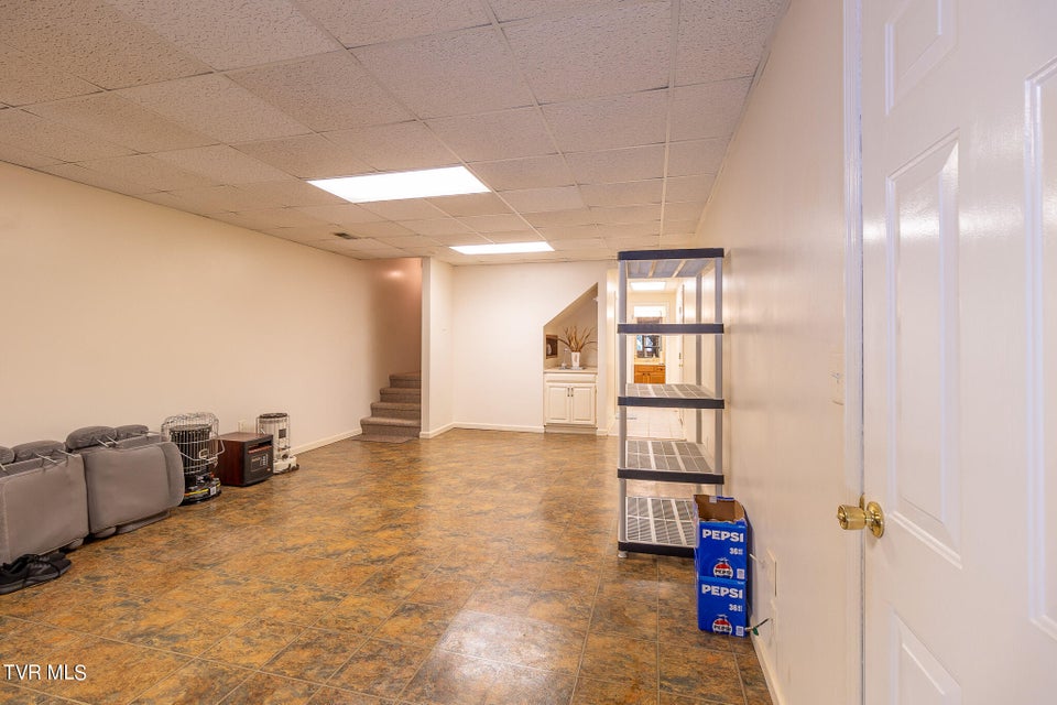 Photo #34: 3300 Roan Street