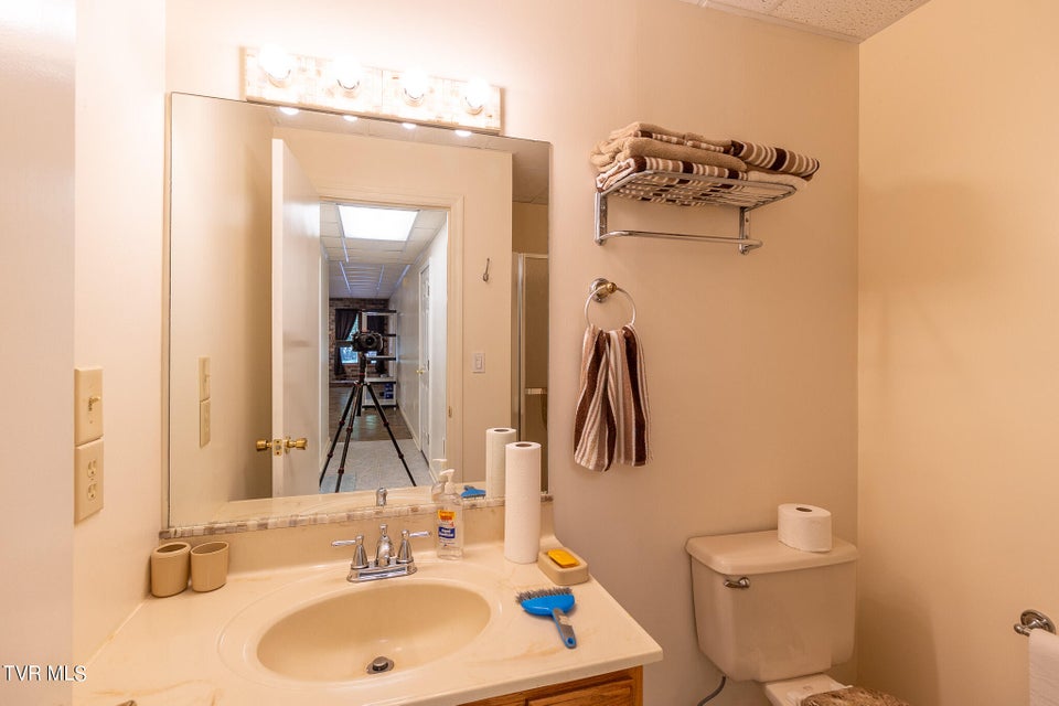 Photo #35: 3300 Roan Street