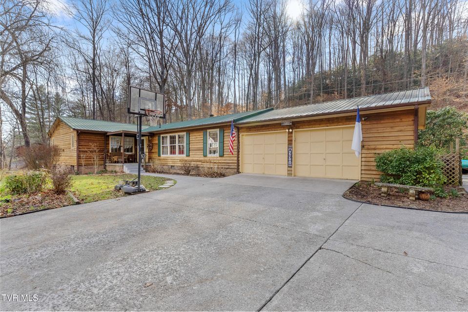 Photo #6: 1628 Valleyview Drive