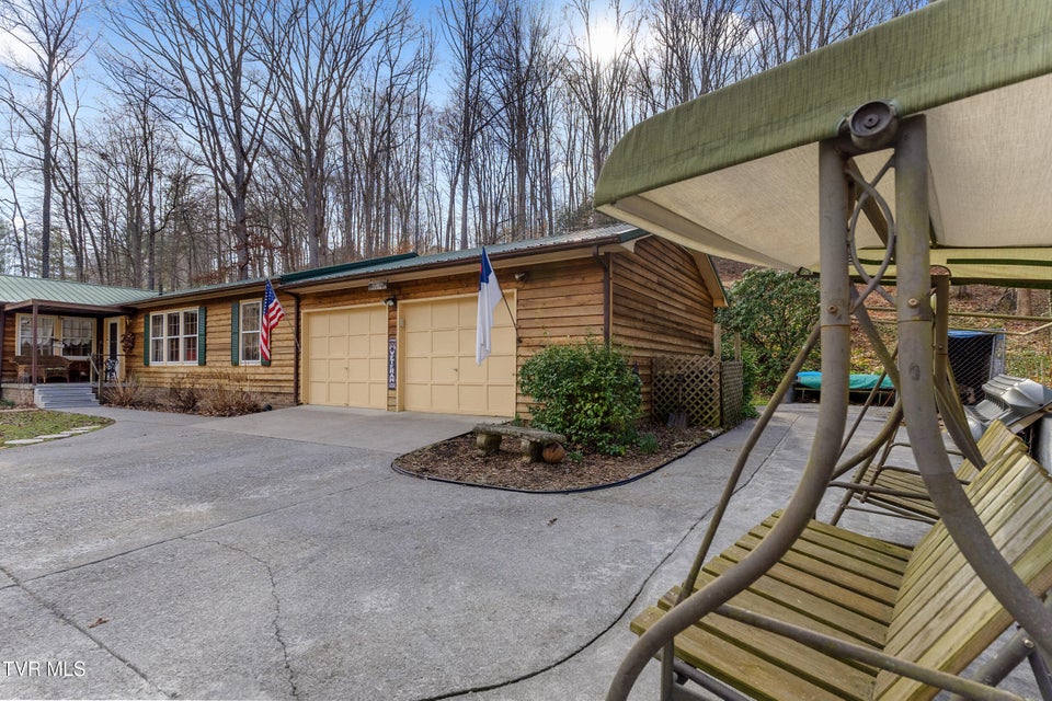 Photo #7: 1628 Valleyview Drive