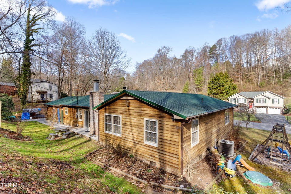 Photo #9: 1628 Valleyview Drive