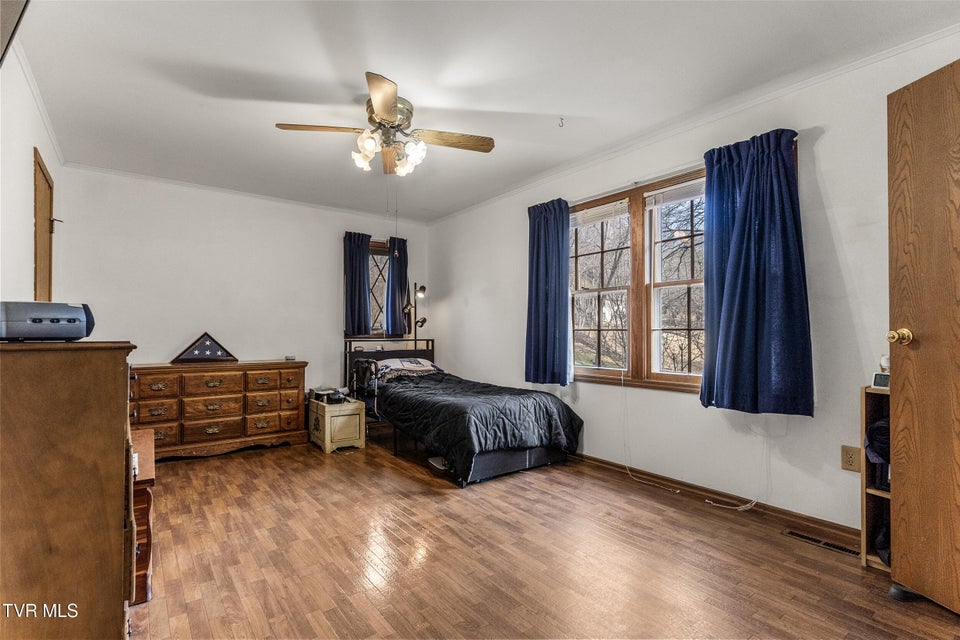 Photo #33: 1628 Valleyview Drive