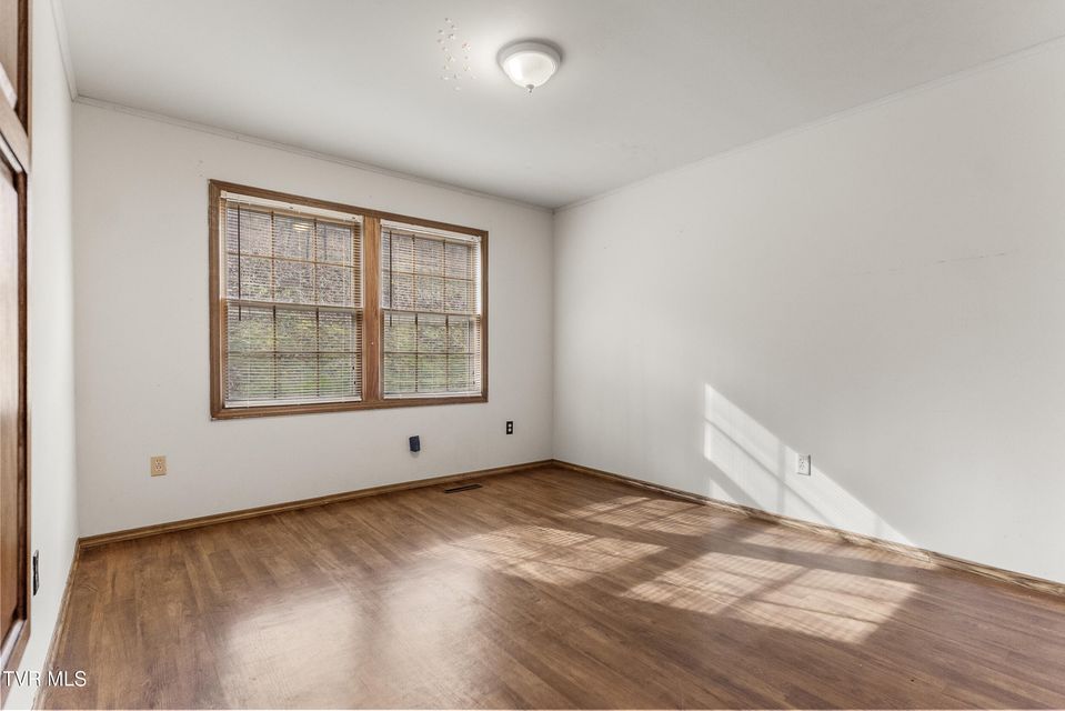 Photo #27: 1628 Valleyview Drive