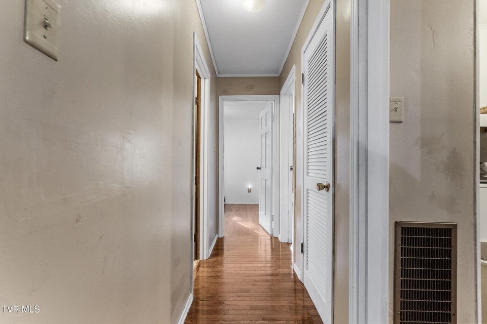 Photo #23: 1628 Valleyview Drive