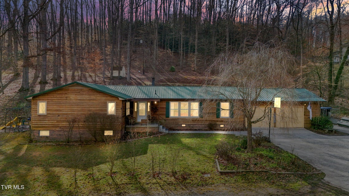 Photo #11: 1628 Valleyview Drive