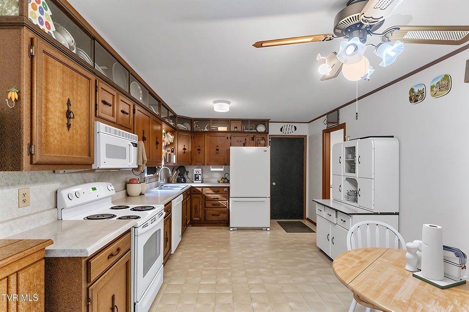 Photo #17: 1628 Valleyview Drive