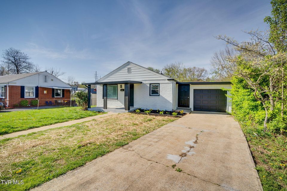 Photo #3: 533 Sequoyah Drive