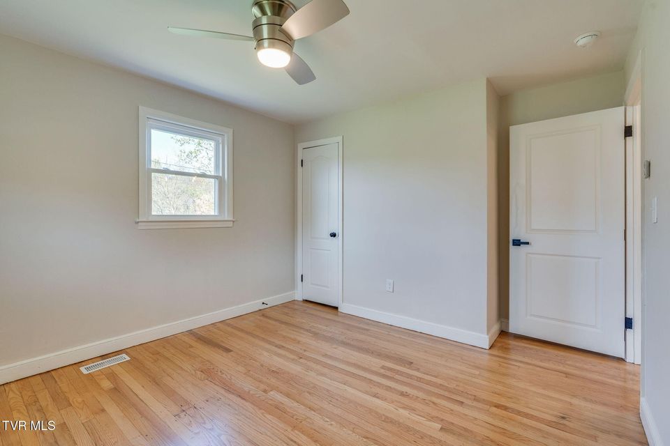 Photo #13: 533 Sequoyah Drive