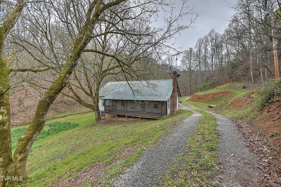 Photo #4: 2461 Summer Way
