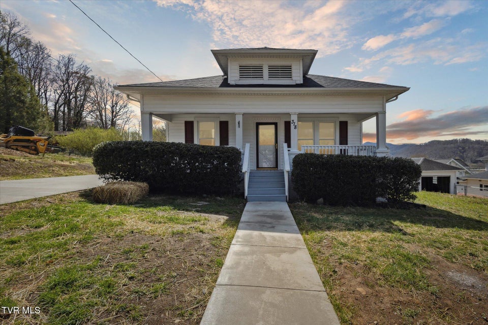 Photo #2: 318 Boyd Street