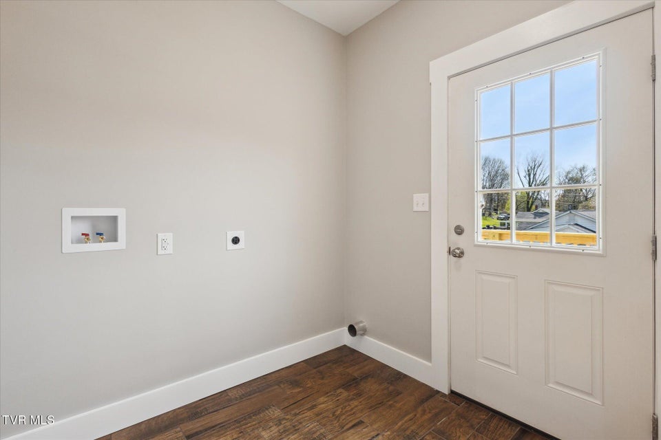 Photo #5: 318 Boyd Street