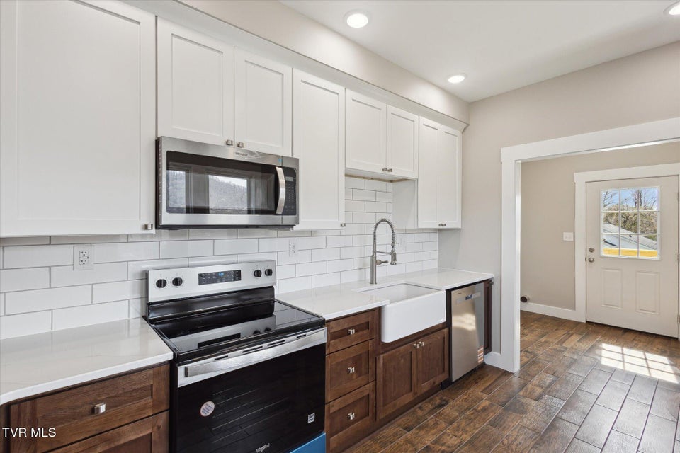 Photo #14: 318 Boyd Street