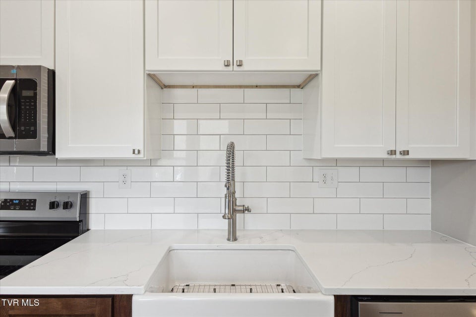 Photo #17: 318 Boyd Street