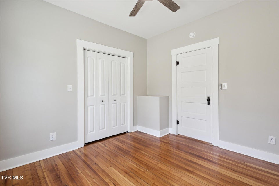 Photo #21: 318 Boyd Street