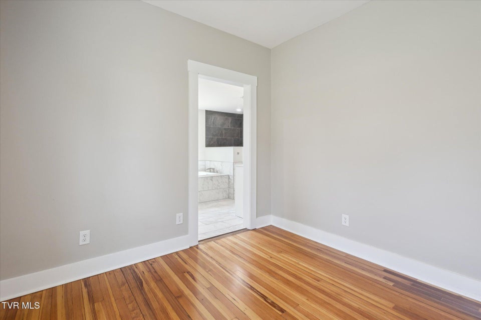 Photo #23: 318 Boyd Street