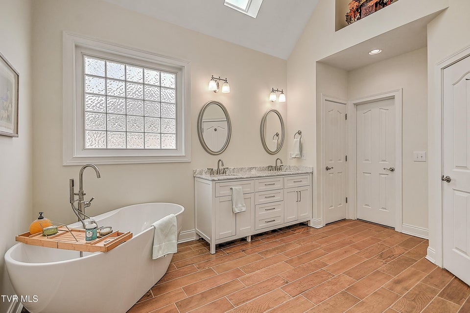 Photo #43: 1005 Willows Trace Drive