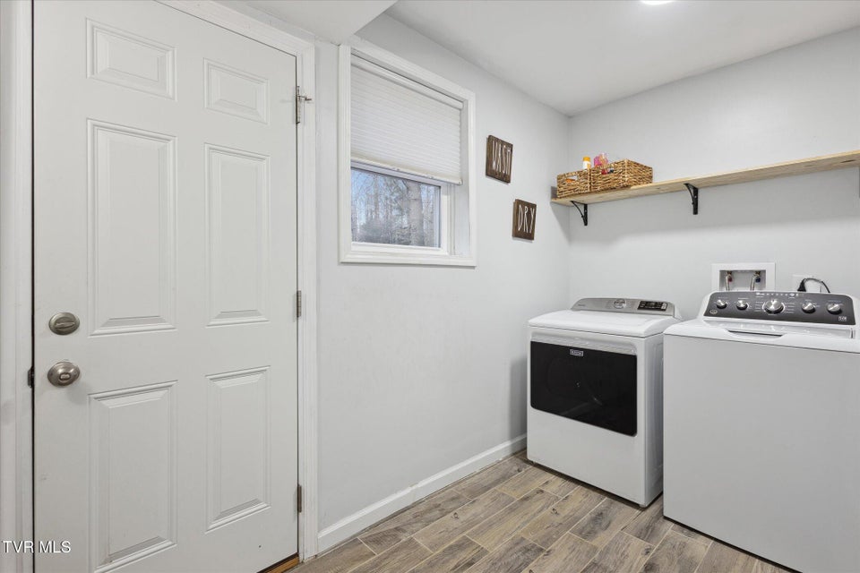 Photo #28: 103 Silkwood Court