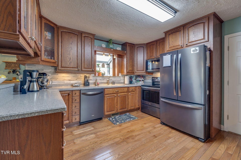 Photo #7: 708 Westwood Drive