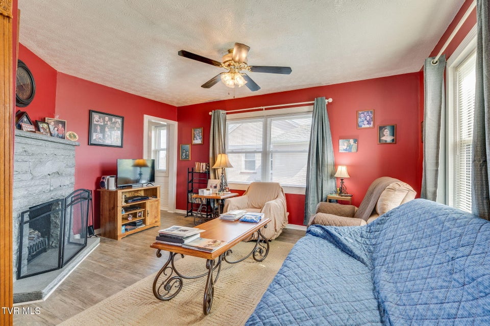 Photo #6: 1318 Pine Street