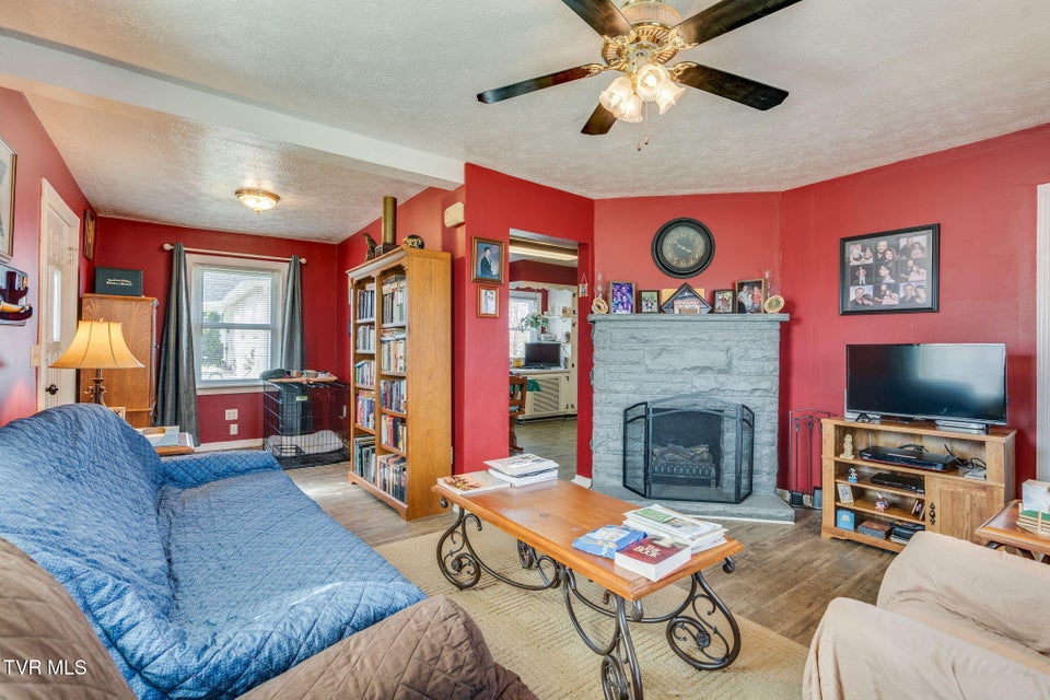 Photo #7: 1318 Pine Street