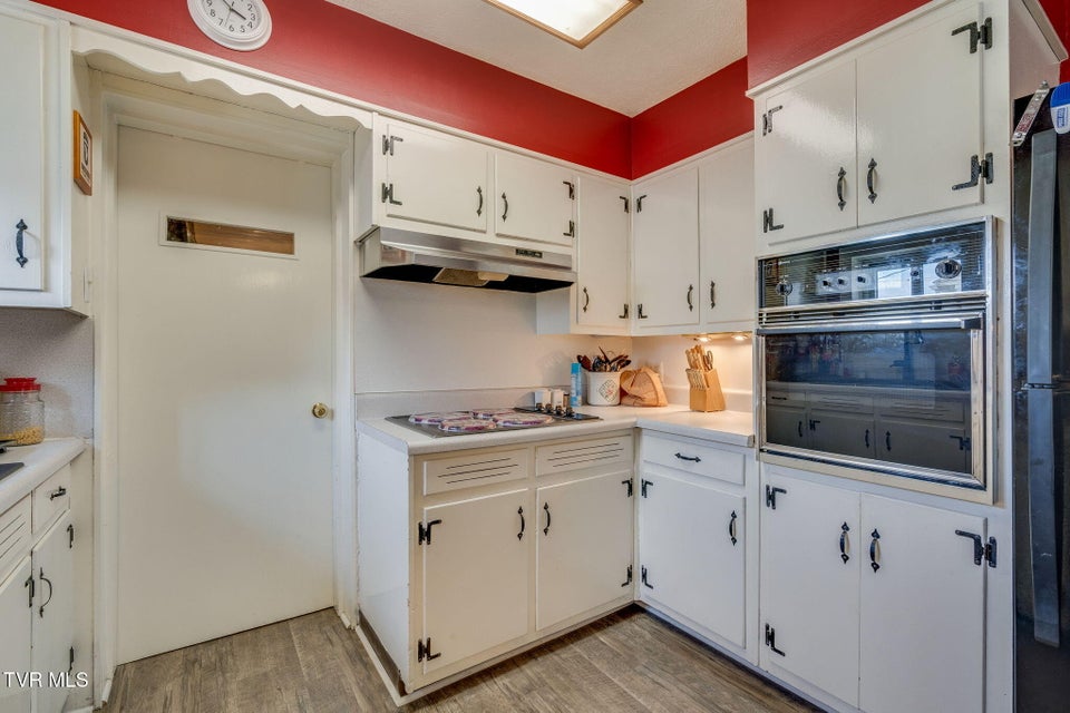 Photo #12: 1318 Pine Street