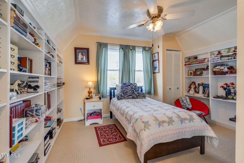 Photo #17: 1318 Pine Street