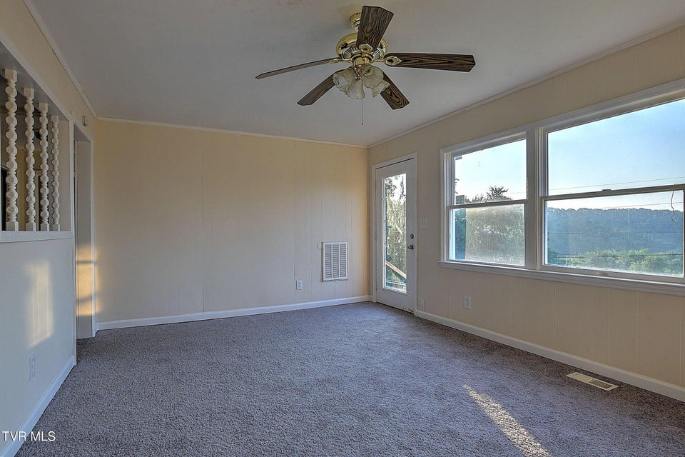 Photo #16: 900 Tip Top Avenue