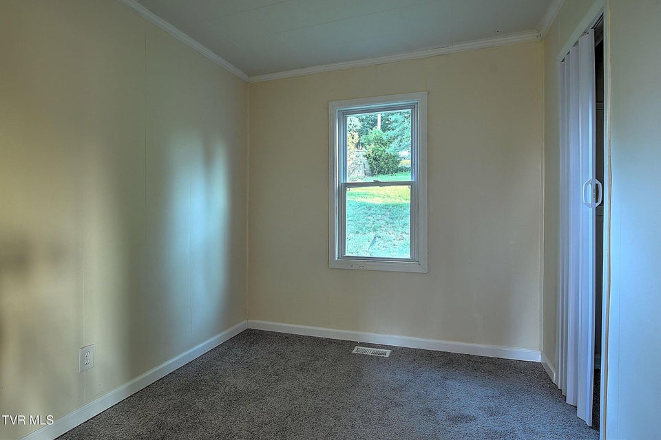Photo #18: 900 Tip Top Avenue