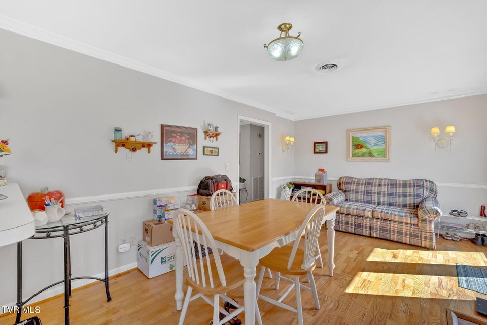 Photo #8: 2111 Kipping Street