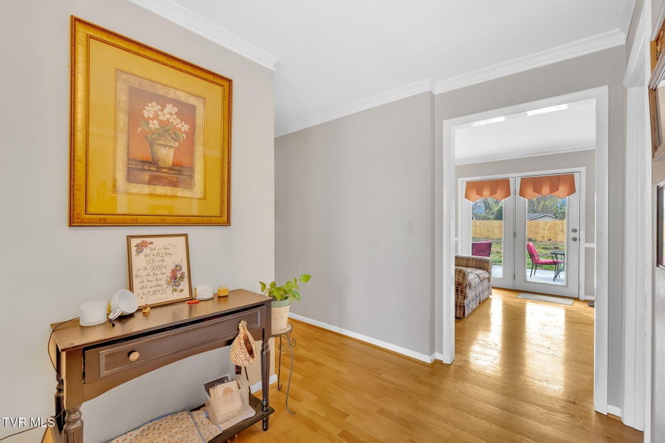 Photo #3: 2111 Kipping Street