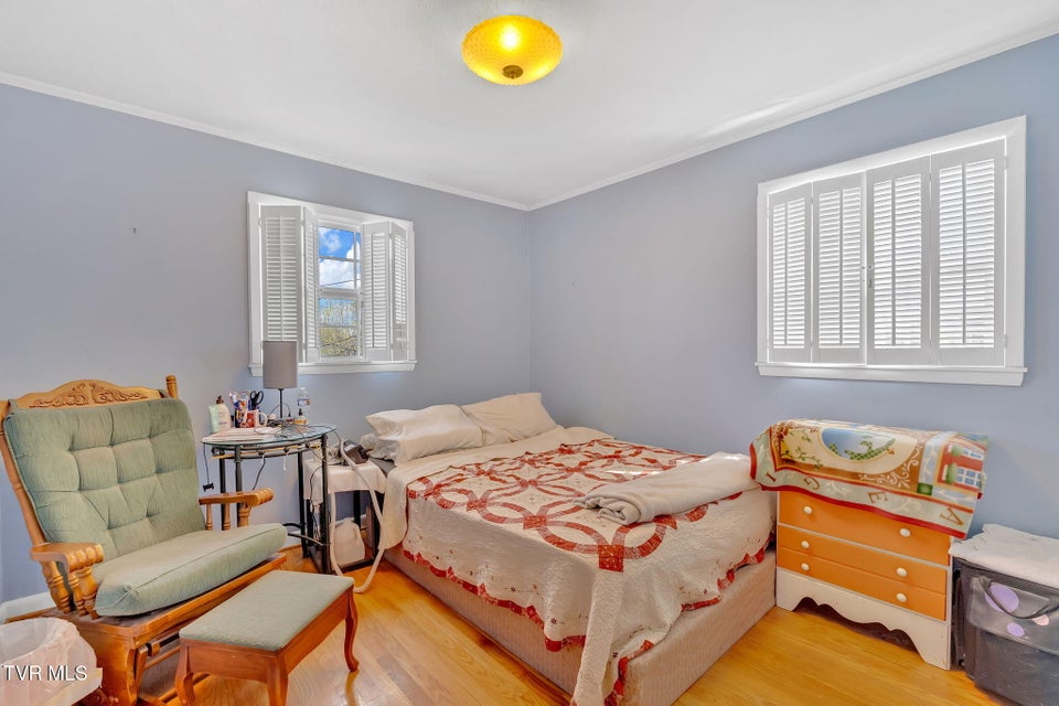 Photo #18: 2111 Kipping Street