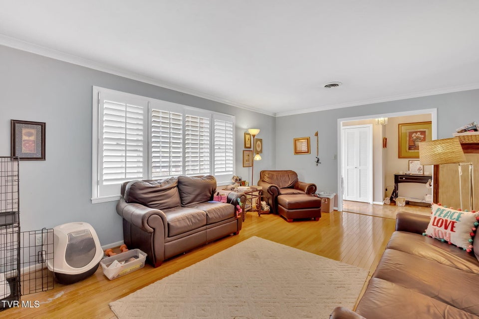 Photo #6: 2111 Kipping Street
