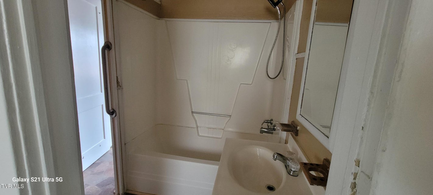 Photo #9: 726 Virginia Ave Avenue