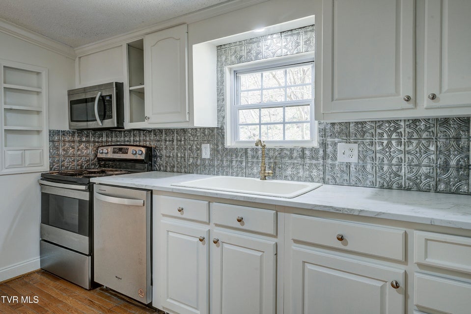 Photo #16: 131 Pheasant Hollow Lane