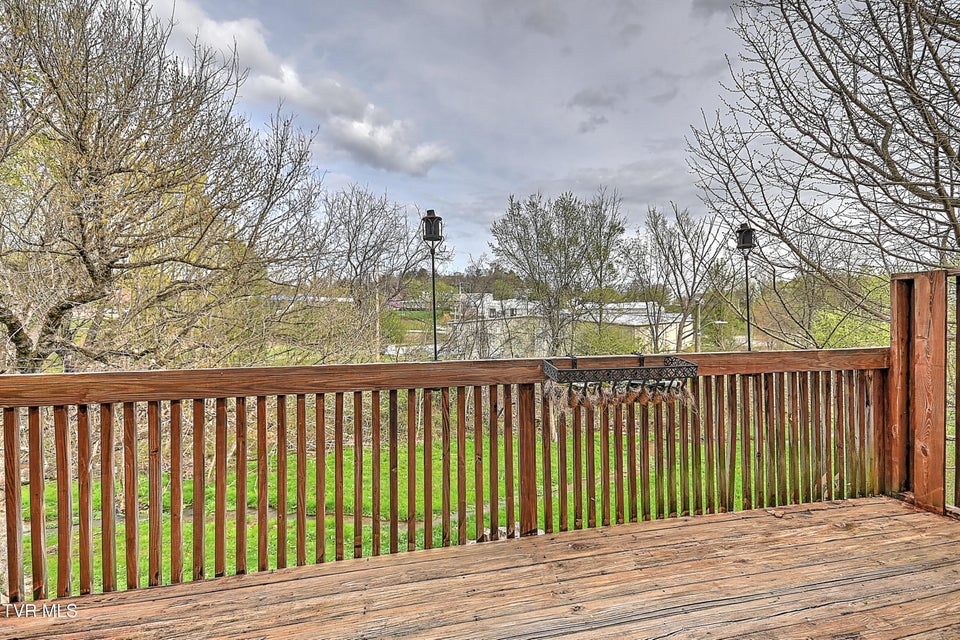 Photo #33: 813 Fain Avenue