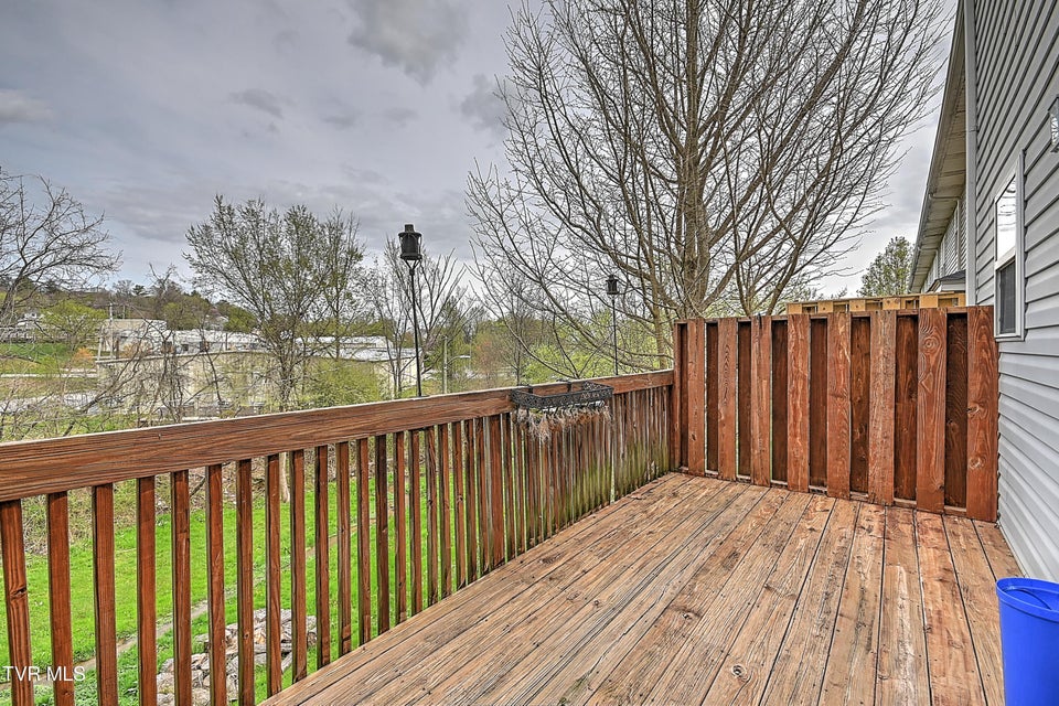 Photo #34: 813 Fain Avenue