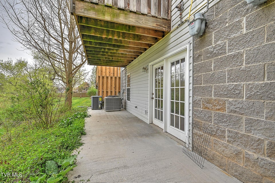 Photo #37: 813 Fain Avenue