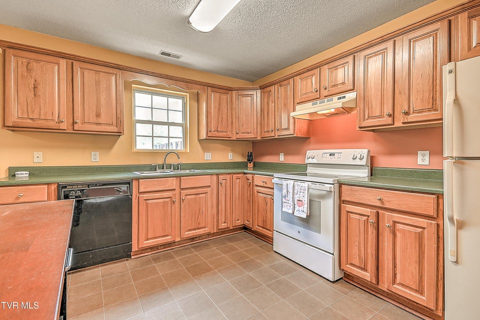 Photo #7: 813 Fain Avenue