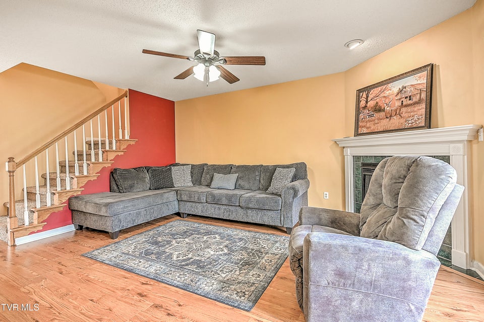 Photo #11: 813 Fain Avenue