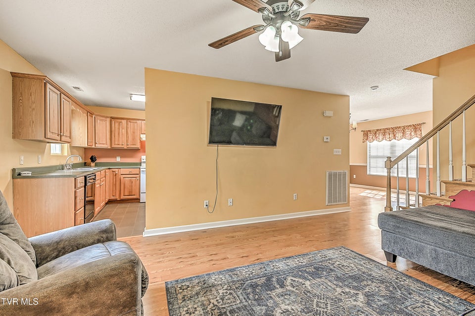 Photo #12: 813 Fain Avenue