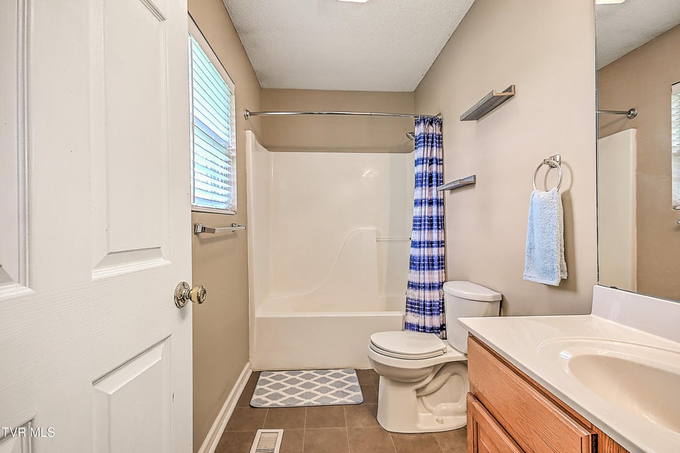 Photo #17: 813 Fain Avenue