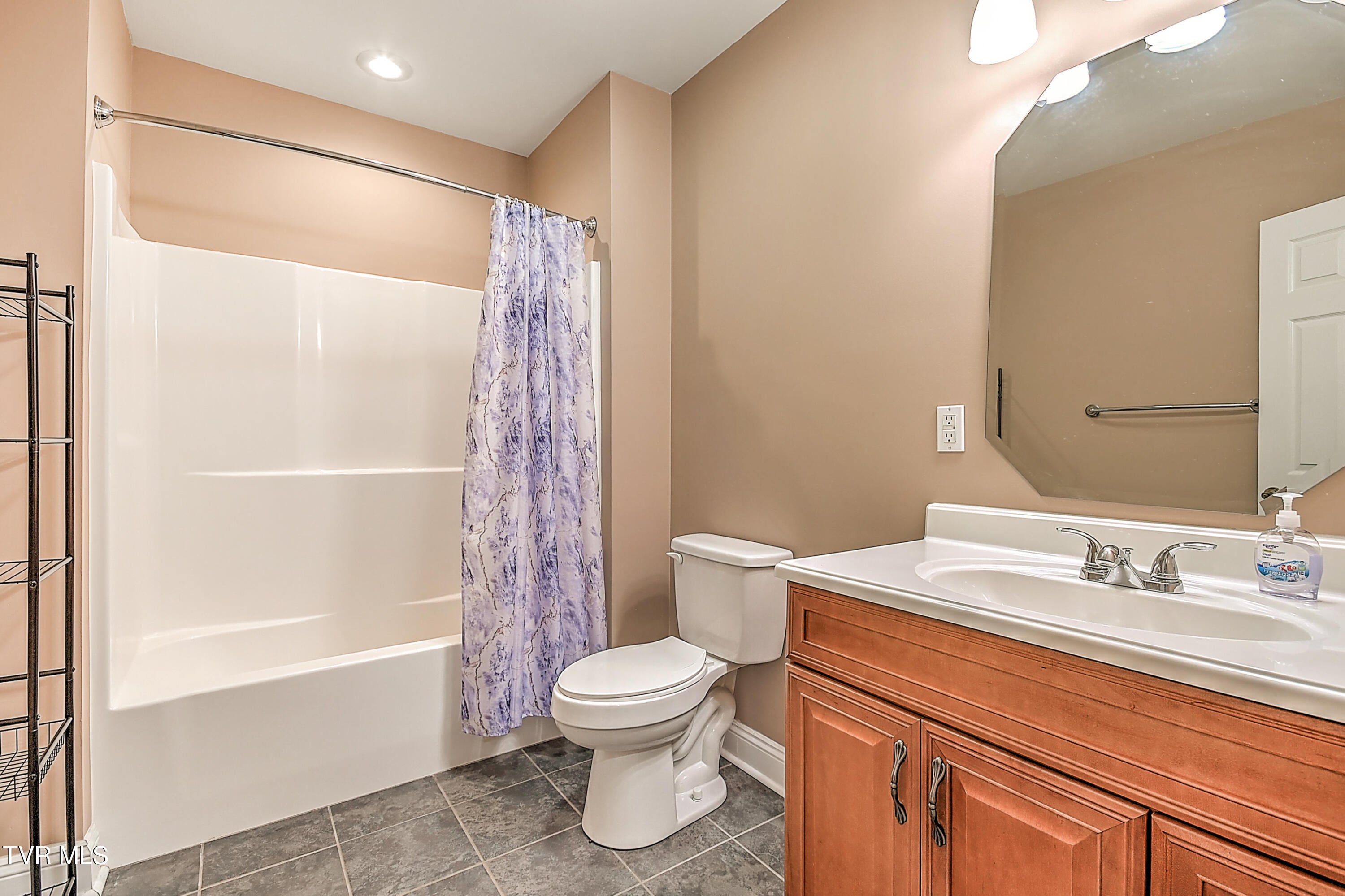 Photo #32: 813 Fain Avenue